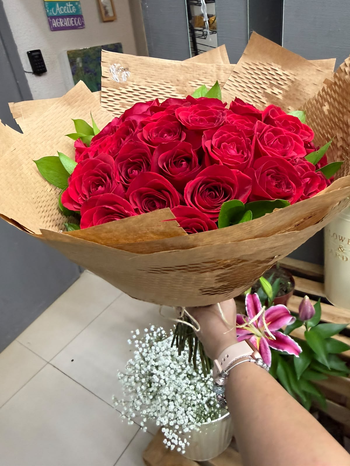 Buquê grande de rosas vermelhas
